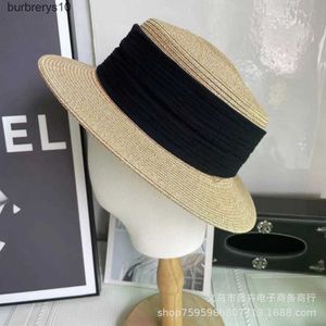 Giappone e Corea del Sud Tidy Little Fragrant Cappello di paglia Moda estiva da donna Protezione solare Cappello da spiaggia Protezione solare Flat Top Cappello di paglia Cappello da sole