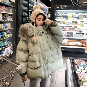 Trench Coats Feminino Moda Feminina Roupas de Inverno Feminino Senhoras Algodão Parkas Poliéster Estofamento Casaco Gola De Pele Sintética Com Capuz Tamanho Grande