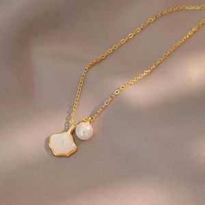 Hänge halsband koreanska mode enkel klassisk titan stål pärlskal halsband kvinnors gåva färglösa smycken 2023