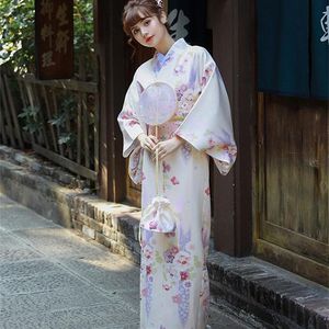 Roupa étnica feminina estilo japonês Yukata quimono tradicional japonês cor bege estampas florais roupão de banho vestido de cosplay Perfo261Q