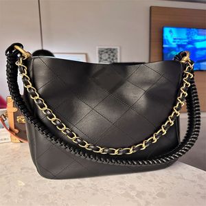 デザイナーBagsnew Rhombus Bucket Retro Calfskin Hippie Bag Body with Fashion and Versatility