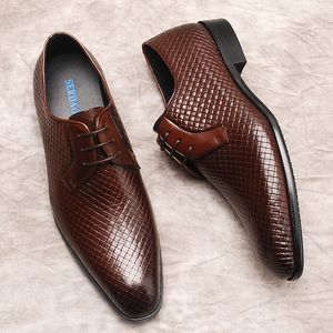 Oxford Sapato Masculino Casual Couro de Vaca Genuíno Sapatos Festivos para Homens de Negócios Moda Preto Borgonha Sapato Formal de Casamento com Cadarço