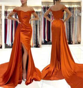 Orange 2023 Dark Prom Dresses Mermaid Satin Off the Shoulder Stems svep Train Side Slit Custom Made Ruched Evening Party Gowns Vestidos Plus Size