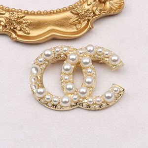 20style Brand Designer Double Letter Brooches Women Men Luxury Pearl Diamond Brooch Suit Laple Pin Metal Fashion High Quality Jewelry Accessories
