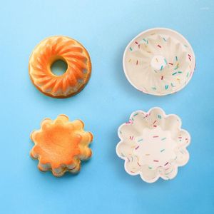 Moldes de cozimento 1 PCS Atividades da família Diy Macron Biscuit Pastry Mold Silicone (Flor/Heart/Bear/Padrão Molde)