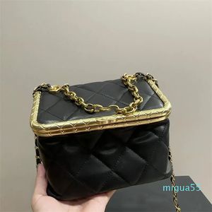 Öpücük Mini Kadınlar Tasarımcı Kare Kutu Çanta Altın Metal Donanım Gerçek Deri Matelasse Zinciri Lüks Çöp Toka Crossbody Omuz Çantası 3 Renkler 18x13cm