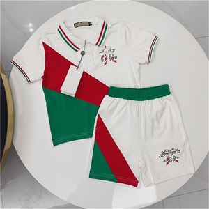 衣料品セットデザイナーキッズポロ服スーツ夏のTシャツショーツのハイエンドコットンTショートソフトTシャツサイズ90cm-150cmブランドレタースーツB20