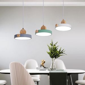 Lampy wiszące nordyckie lampy LED Macarons Kolor Kreatywne światło salon sypialnia do jadalni stół do jadalni wiszący