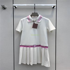 23SS Abito da donna firmato T-shirt Abiti Lettera Ricamo Ragazze Milan Runway Jersey Canotta A-line Abito a pieghe a colori a contrasto Abiti da polo firmati di fascia alta