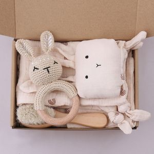衣料品セット5 PCSベビーおもちゃのギフト木製かぎ針編みガラガラ音を洗うフェイスクロス幼児授乳