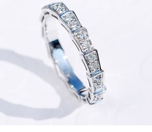 2024HOT Fashion Brand Designer Band Rings For Women Silver Shining Crystal Ring Party Wedding Jewelry With CZ Bling Diamond Stone