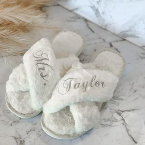 Other Event Party Supplies Personalized Cross Fluffy Slippers with Faux Fur Custom Bridesmaid Gifts Bridal Shower Wedding Bachelorette Party Warm Slippers 230715