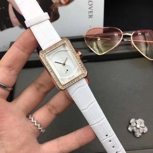 Varumärke Watches Women Ladies Girl Crystal Rectangle Style Leather Strap Quartz Godkvalitetslistklocka Small Dial Can Work CH75267T