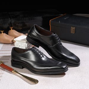 Classic Oxford Dress Sapatos Oxford Sapatos de couro genuíno Ponto de lace-up de dedão de carreira sapato formal para homens festas de casamento oxfords b s