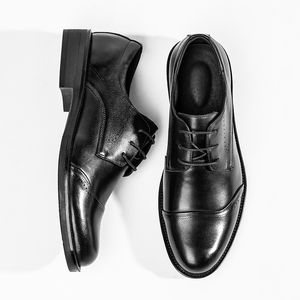 イタリアの男性の結婚式の靴豪華な本物の革デザイナー2023秋エレガントな通気性ブラックドレスソーシャルオックスフォードシューズマン