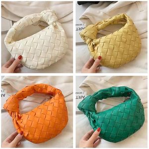 Women Luxurys Designer Jodie Bags Bolsas de alta qualidade Carteiras de couro genuínas Bolsa de pelúcia macia mini eco de peles hobo saco de desconto de bolsa