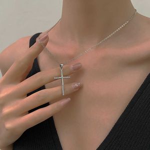 Lindo colar de zircônia cúbica gelada novo estilo feminino ins colarinho criativo cor de ouro pingente estético corrente colares de joias acessórios para mulheres por atacado