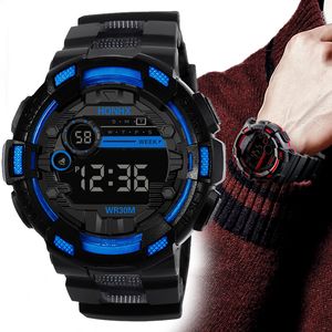 Erkekler Serin Aydınlık Erkekler Spor Saat Silikon Kayışı Askeri Bilek Saati LED Takvim Su Geçirmez Dijital Saat Reloj De Hombre