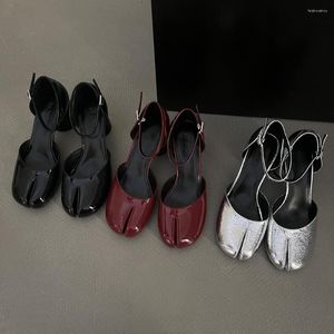 Sandálias Red/Sier/Black Women Clip Toe Summer Dress Shoes redonda saltos altos bombas de festa Torno