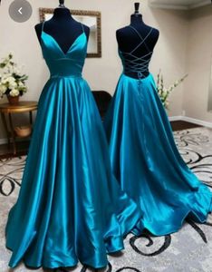 Sexy Long V-Neck Peacock Blue Satin Evening Dresses with Pockets A-Line Sweep Train Criss Cross Back Abendkleider Robes de Soiree for Women