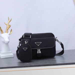 M MATERIAŁ NYLON Pozytywne torby na ramię 2vh 133b Prosty i elegancki w designie Mini Messenger Bag jest bardzo wyjątkowy w kształcie