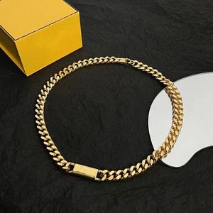 Colar de ouro com letra F novo design italiano Colar de prata masculino com acessórios personalizados