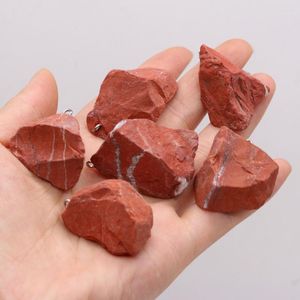 Pendanthalsband Natural Stone Original krossad röd turmalin oregelbunden pärlprydnadshantverk för smycken tillverkning. Tillbehör Dekor20-30mm