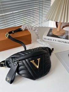 Ity äkta Big Big Chest Midjepaket läder broderi tråd designer axel crossbody väskor sportväska