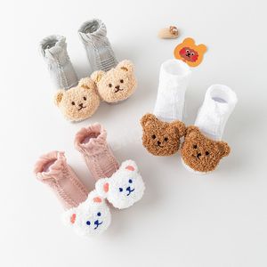 Karikatür ayı bebek örgü çorapları yaz nefes alabilen ince orta tüp çorap yeni doğan erkekler için sevimli bebek bebek çorapları kalsetinler