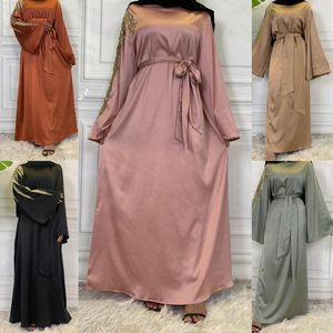 Etniska kläder Eid Ramadan Satin Women's Long Dress Solid Color Abayas Islamiska arabiska Mellanöstern Dubai Kaftan Maxi Robe Party kväll