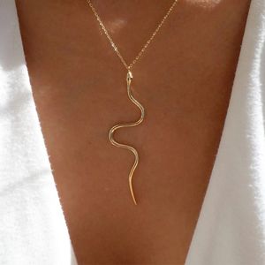 Delikat 18K Gold Silver Snake Pendent Halsband för kvinnor Simple Snake Collar Chain Halsband Punk Hip Hop Fashion Jewelry Gift