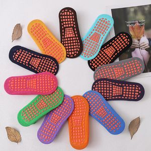 Erwachsene Kinder Vergnügungspark Trampolinsocken Outdoor Indoor Yoga Pilates Übungsgriffe Sox Home Antiskd Silikonpunkte Bodensocke Fitnessstudio Fitness Sport