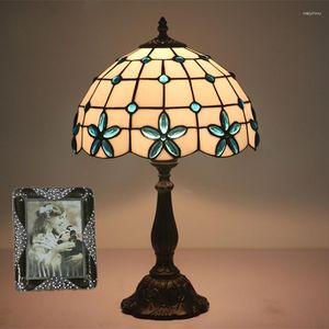 Bordslampor Tiffany Light Stained Glass Art Flower Lilac Home Decor Mediterranean Inomhusbelysning Fixtur Bedroom Desk Lamp Bed Night