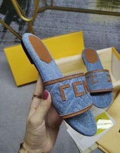 Summer luxury Sandals Designer women Flip flops Slipper Fashion Genuine Leather slides Metal Chain Ladies Casual shoes Size36-42