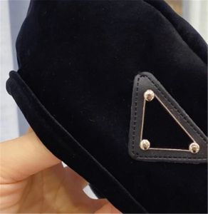 high quality Luxury Designer Beret Women Brand Fashion Woolen Hats Designer Bucket Hat For Womens Mens Triangle Logo Fitted Hats