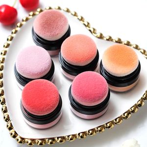 Blush Ilisya miękka twarz Blusher proszkowy proszek Rouge odżywianie nagie makijaż rozjaśniające cerę naprawa kosmetyków maquiagem 230617