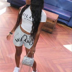 Designer Tracksuits Womens 2023 Summer New Fashion Letter Printed Crop Top T-shirt Elastic Midjeshorts Set Two Piece Suit
