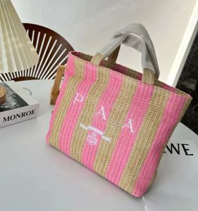 TOP STRAPE Stripe Straw Fashion Bags Projektantka Kobieta szydełka torebka torebka letnia torebka torebki na ramię trójkąt