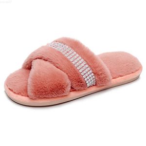 Pantofole Inverno Lusso Strass Donna Pantofole di pelliccia calda Accogliente Scivoli pelosi e soffici Cristallo Piatto Scivoli interni Scarpe da casa Donna yh7 L230717