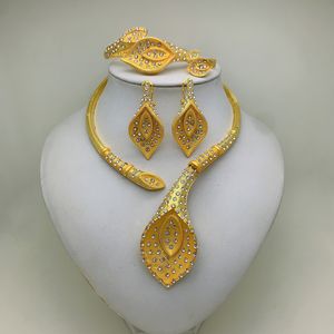 Biżuteria ślubna Zestawy Królestwo Masowe Nigeryjska kobieta Afrykańskie koraliki Zestaw złoty kolor Dubai Bridal Gift 230717