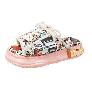 Fashion Flower Summer Women Slifors Scarpe piattaforma con tacchi alti Slipisti da spiaggia Donna estiva Slide di moda per scarpe da ragazza