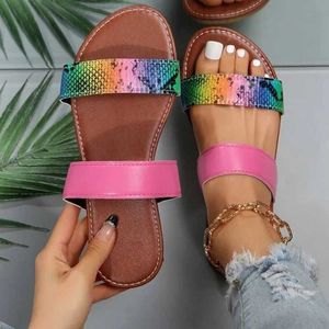 Slippers Vrouwen Slippers Colorblock Dubbele Band Slides Serpentine Ontwerp Funky 2023 Zomer Nieuwe Platte Sandalen Outdoor Leisure Vrouw Schoenen L230717