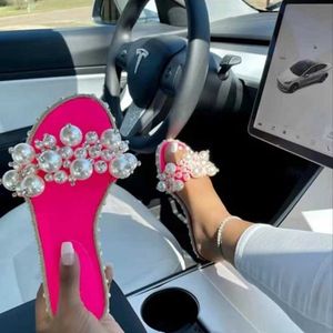 Hausschuhe Perle Hausschuhe Frauen Sommer Sandalen 2022 Mode Bling Weibliche Candy Farbe Strand Diamant Hausschuhe Flache Schuhe Outdoor Sandalen L230717