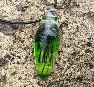 Collane con ciondolo Dark Jellyfish Vintage Charming Sea Life Green Love Drop Collana in vetro Corda nera