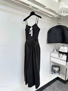 デザイナーの服女性スカートストラップブラボデザインガールドレスサイズS-L高品質のホットダイヤモンドロゴレディドレス豪華な7月13日
