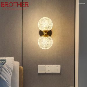 Lampada da parete BROTHER Interni contemporanei Ottone LED Rame Sconce Light Simple Art Decor Per la casa moderna Camera da letto dal vivo