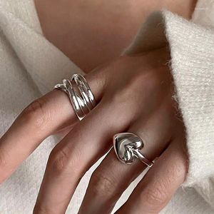 Bröllopsringar Ankomst Romantisk kärlek Heart Cross Design Platinum Plated Ladies Ring Främjande smycken för kvinnor bleknar aldrig