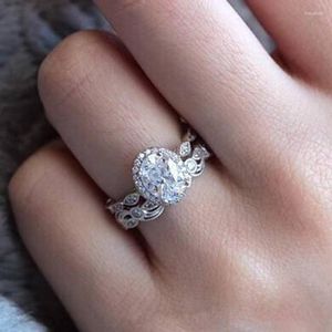 Wedding Rings Fashion Luxurious Ring For Woman Sliver Twist Classical Cubic Pigeon Egg Zircon Girl Crystals Jewelry Couple Set