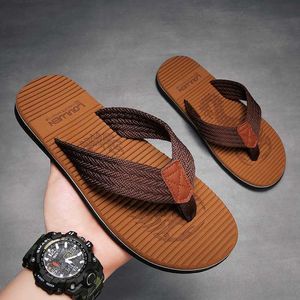 Tofflor sommarmän flip flops massage tofflor skidsäker god kvalitet dubbel sula skor mjuka bekväma manliga skor varma försäljning l230718
