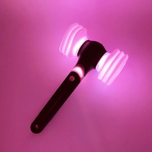 Bastões de luz LED Black Pink Stick Korea Kpop Ver 2 Lightstick Bluetooth Haste Luminosa Lâmpada de concerto Hiphop Flash Aid Fãs Presente 230718